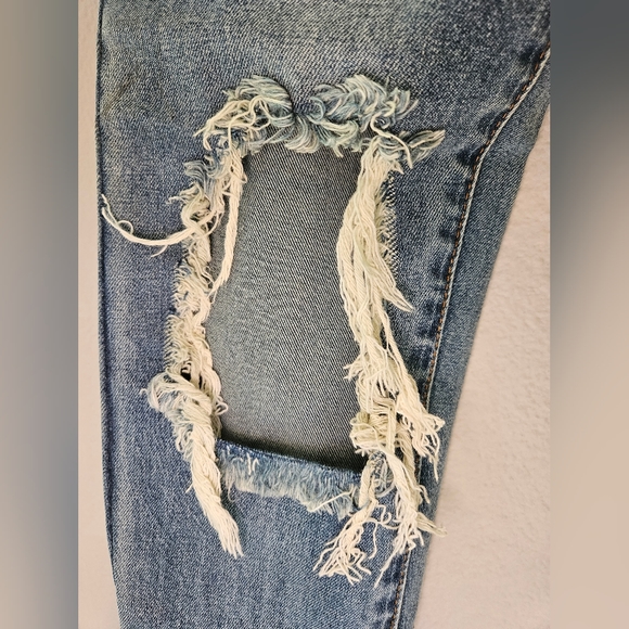 Unif Distressed Straight Leg Jean - Picture 7 of 10